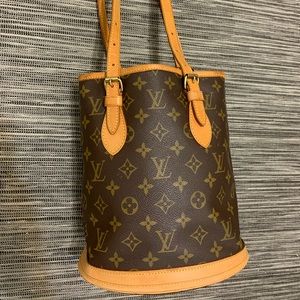 🌸SOLD🌸 4️⃣8️⃣0️⃣  L.v bucket pm 💯authentic